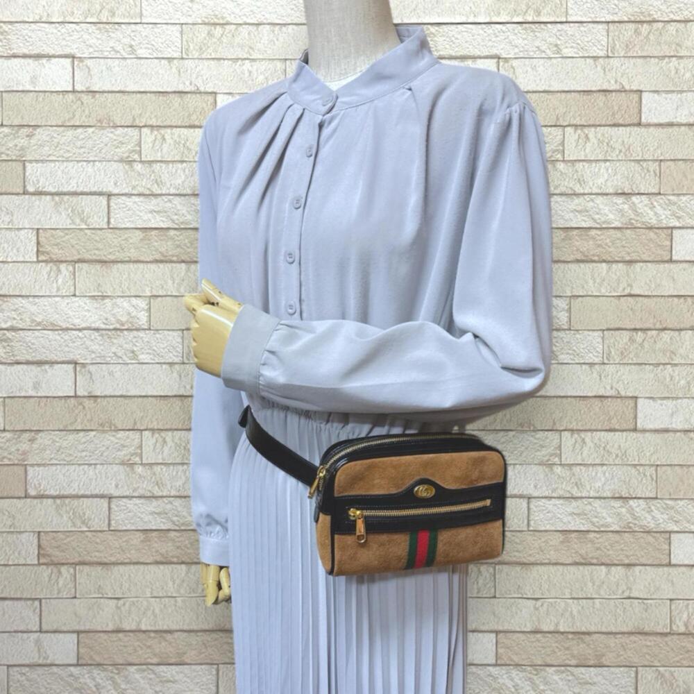 GUCCI Black Fanny Pack - Picture 2 of 12